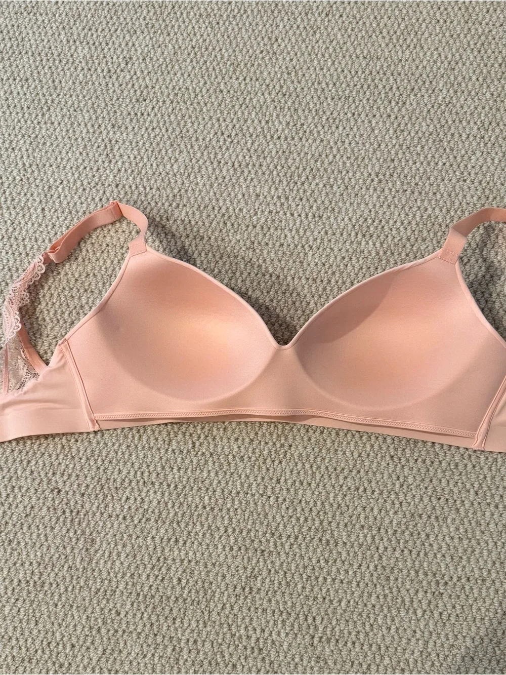SOMA Enchanting Lace Trim Wireless Bra Size 34 DD